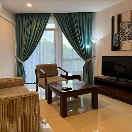 Studio At Samsuria Beach Resort Kampung Sungai Ular Экстерьер фото